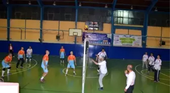 Bozüyük Belediyesi Kurumlar Arası Voleybol Turnuvası Devam Ediyor