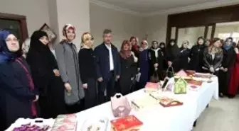 Mütevellili Ev Hanımları Meslek Öğrenip Sergi Açtı
