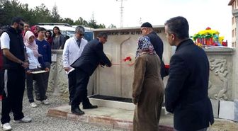 Lise Öğrencileri Trafik Kazasında Ölen Arkadaşları İçin Çeşme Yaptırdı