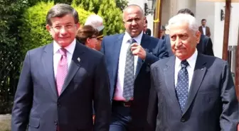 Başbakan Davutoğlu Ürdün'de Resmi Törenle Karşılandı