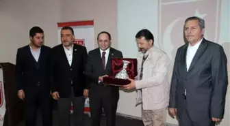 Kütahya'da 'Gençlerin Bakışıyla Yeni Anayasa ve Başkanlık Sistemi' Konulu Konferans