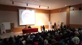 'Gelenek ve Modernizm Arasında Kimlik Arayışı' Adlı Konferans