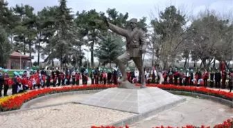 Şahinbey, Mezarı Başında Anıldı