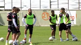 Lider Adanaspor, Karşıyaka Maçı Hazırlıklarını Sürdürüyor