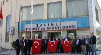 Salihli Tso'dan Muhtarlara Bayrak Jesti