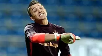 Git Kurtar Kendini Muslera!'