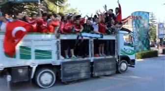 Kamyon Kasasında Şampiyonluk Kutlaması