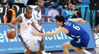 Trabzonspor Medical Park - Anadolu Efes: 65-73