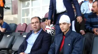 Yaralı Asker Şanlıurfaspor Maçını Protokolde İzledi