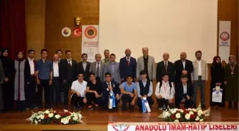 Yunusemre İmam Hatip Lisesi Şiir Dalında Birinci Oldu