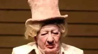 Usta Sanatçı Erhan Abir Hayatını Kaybetti