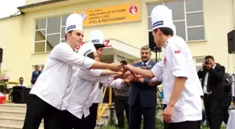 Aşçılık Öğrencileri Kep Atarak Mezun Oldu