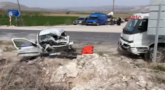 Burdur - Süt Tankeri Hafif Ticari Araçla Çarpıştı: 3 Ölü