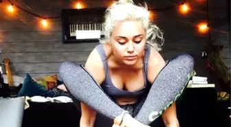 Miley Cyrus'tan Yoga Paylaşımı