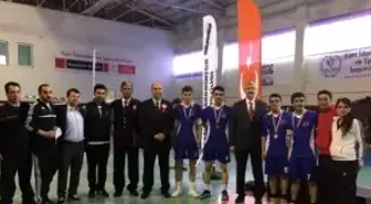 Badmintoncular Polis Haftasında Coştu