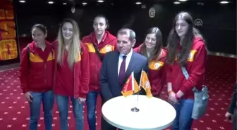 Galatasaray'da Yılın Sporcusu Ödülü Kadın Voleybolculara