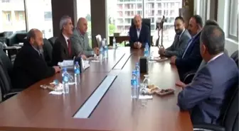 Kızılay'dan Manas Evlerine Teşekkür Plaketi