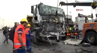 Tem'de 13 Aracın Karıştığı Zincirleme Kaza: 1'i Ağır 5 Yaralı...