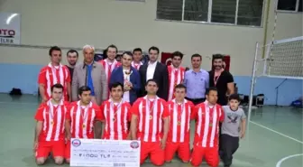 Kırkağaç'ta Voleybol Turnuvasının Şampiyonu Ayyıldız