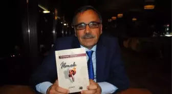 Mehmet Hopal İlk Şiir Kitabını Çıkardı