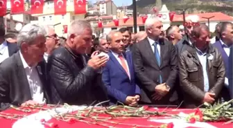 Ordu Şehit Polis Gözyaşlarıyla Toprağa Verildi; Acılı Baba 'Kahpe Kurşunlar Yürek Yakıyor'-1