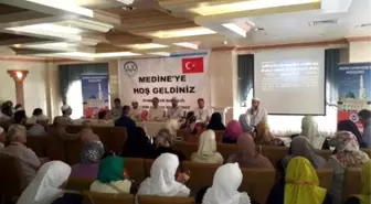 Medine'de Kutlu Doğum Coşkusu