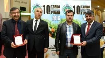 Tarım Fuarına Katılan Firmalara Plaket Verildi