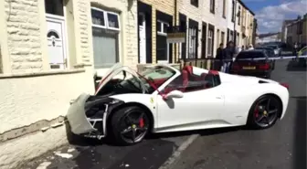 Düğününde Kiraladığı Milyonluk Ferrariyle Kaza Yaptı