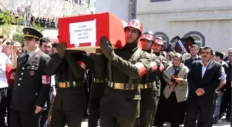 İntihar Ettiği İddia Edilen Asteğmen Giresun'da Toprağa Verildi