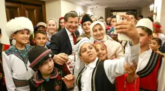 Davutoğlu, 'Dünya Çocukları' ile Buluştu