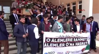 Sivas Üniversitede 4 Bin 500 Adet Gül Dağıttılar