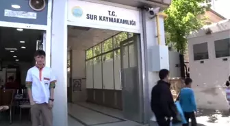 Diyanet İşleri Başkanı Görmez, Sur Kaymakamlığını ve Sur Esnafını Ziyaret Etti