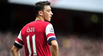 Mesut Özil, Premier Lig 11'ine Giremedi