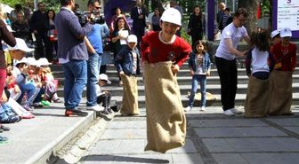 Çocuklar Unutulmaya Yüz Tutmuş Oyunları Oynadılar