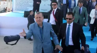 Adana'da Cumhurbaşkanı Erdoğan, Satranç Takımı Dağıttı