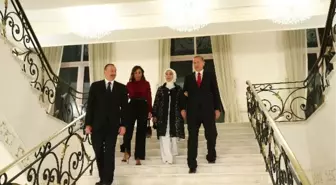 Cumhurbaşkanı Erdoğan, Onuruna Verilen Yemeğe Katıldı