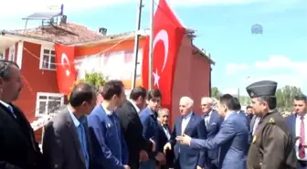 Vali Şahin, Şehit Ailesini Ziyaret Etti