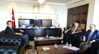 Orman Bölge Müdürü Beşer ve Müftü Öztürk Rektör Özer'i Ziyaret Etti