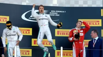 Rosberg kazanmaya devam ediyor