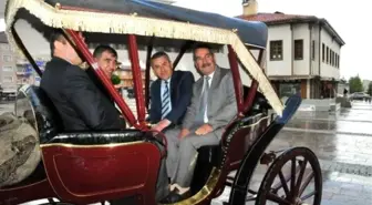 Akşehir'de Fayton Seferleri Hizmete Başladı