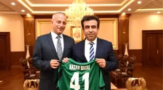 Kocaelispor'dan Vali Güzeloğlu'na Teşekkür Ziyareti