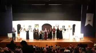 Sapanca'da Sahnenelen 'Bernarda Alba'nın Evi' İsimli Tiyatro Oyunu Çok Beğenildi