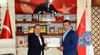 Futbolcunun Tekme Attığı Özel Güvenlik Amirine Teşekkür Belgesi