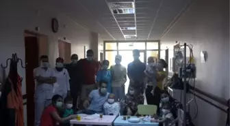 Adü'lü Öğrenciler Lösemili Miniklere Moral Oldu