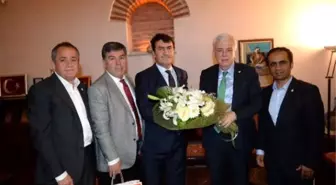 Ay: 'Kulübün Borcunu Azaltıp Geleceğin Takımını Kuracağız'