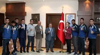 Beü'de Başarılı Sporcular Ödüllendirildi