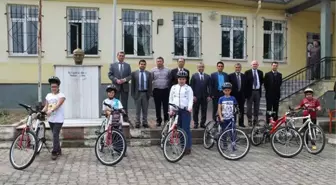 Bigadiç'e Sağlık Bakanlığından Bisiklet Hediyesi