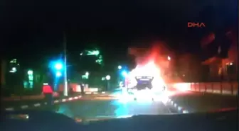Burdur'da Park Halindeki Otomobil Yandı
