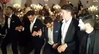 Cenk Tosun'un Düğününe Damga Vuran Görüntü! Halay Başı Gomez