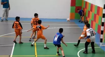 Futsal Turnuvasının Birincisi Petrokimya İlkokulu
